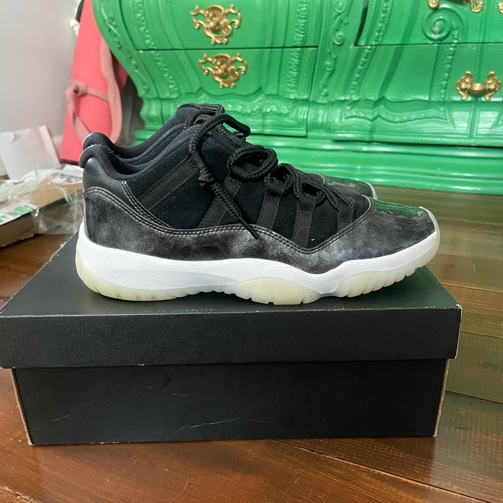 Jordan 11 Retro Low Barons